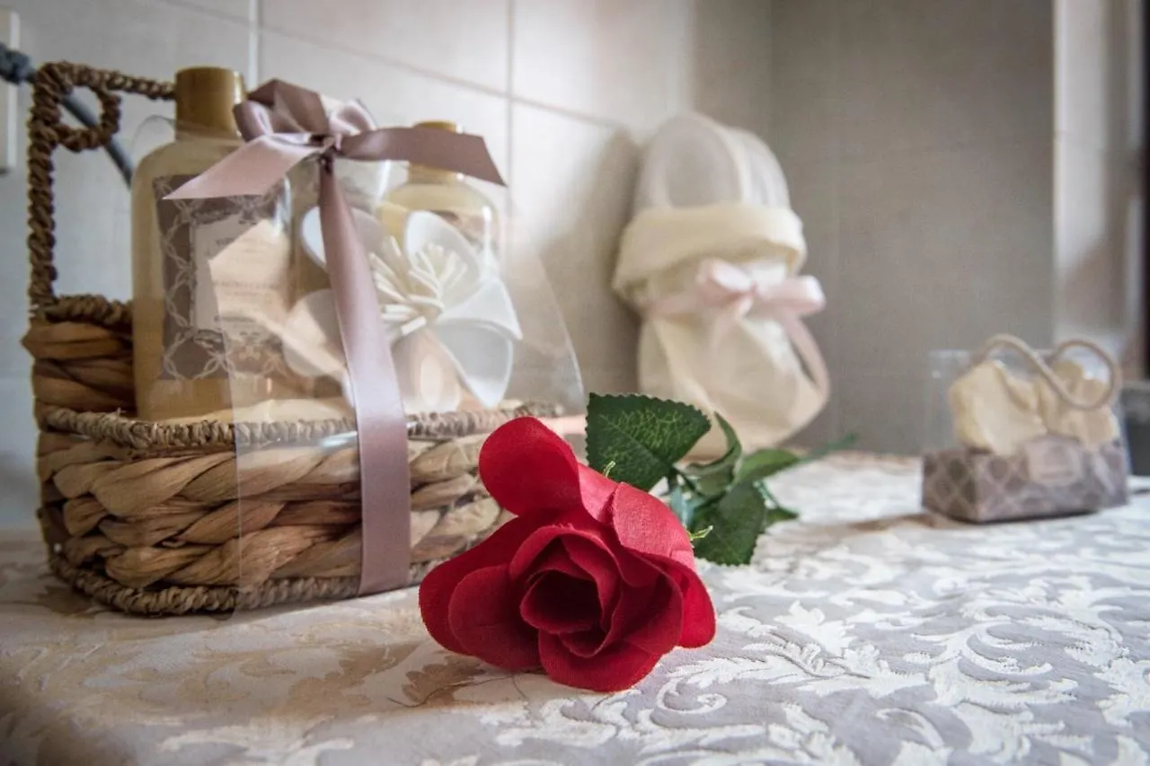 B&B La Corte And Home Restaurant - Free Parking - 10 Minutes To The Lake And Centre Como