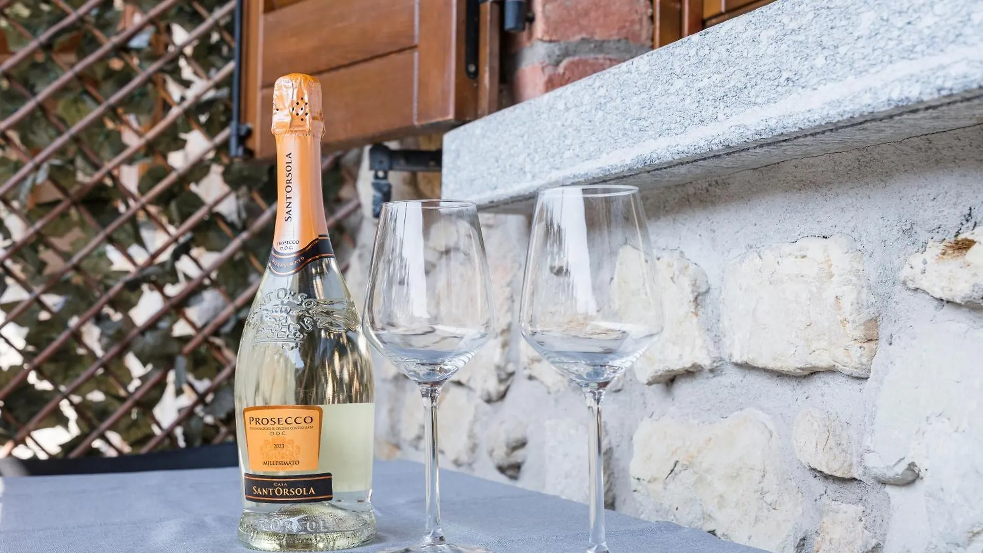 Bed & Breakfast B&B La Corte And Home Restaurant - Free Parking - 10 Minutes To The Lake And Centre Como