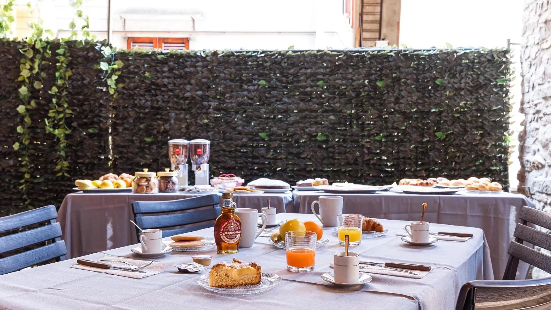 B&B La Corte And Home Restaurant - Free Parking - 10 Minutes To The Lake And Centre Como Tavernerio