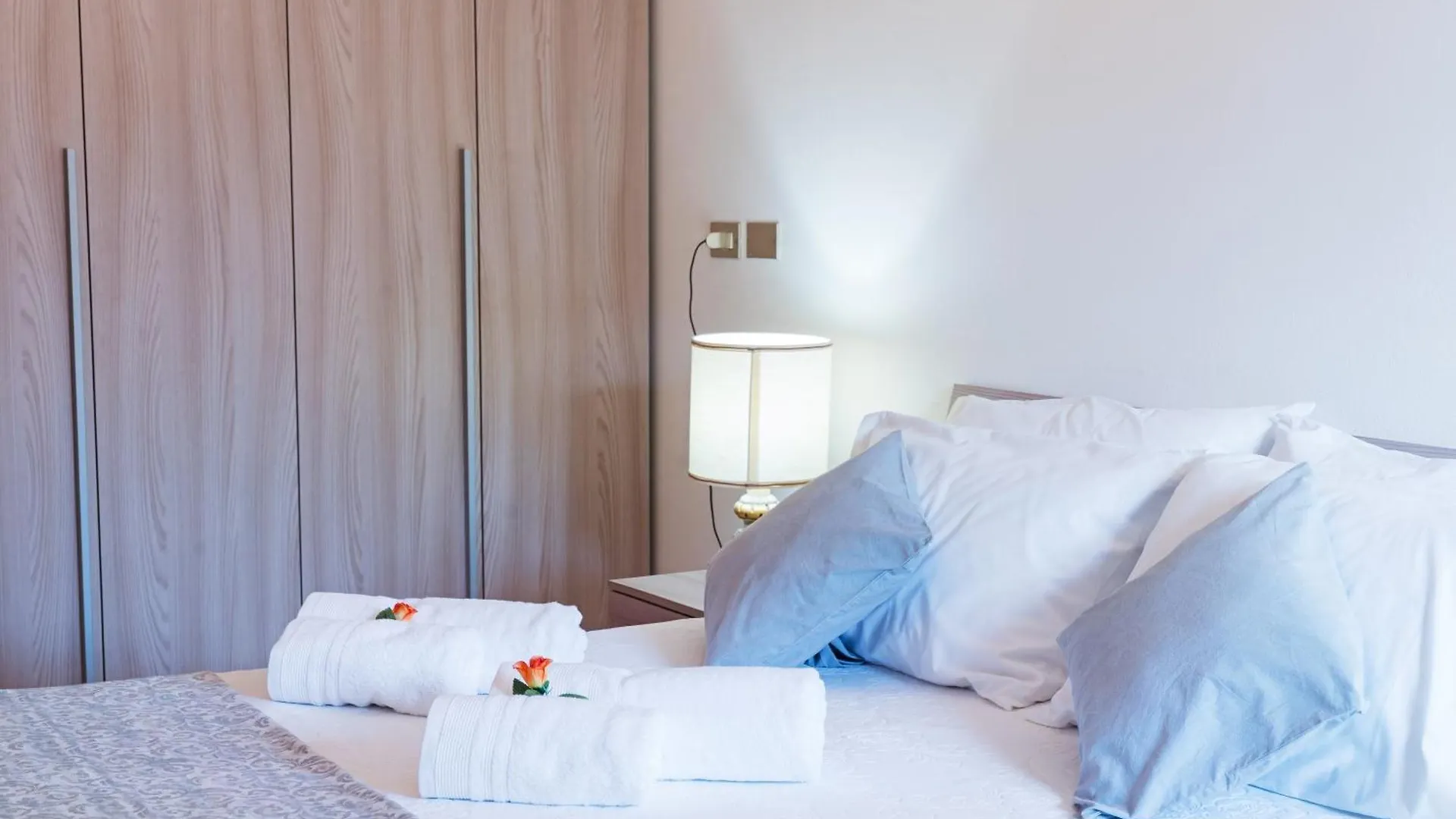 B&B La Corte And Home Restaurant - Free Parking - 10 Minutes To The Lake And Centre Como
