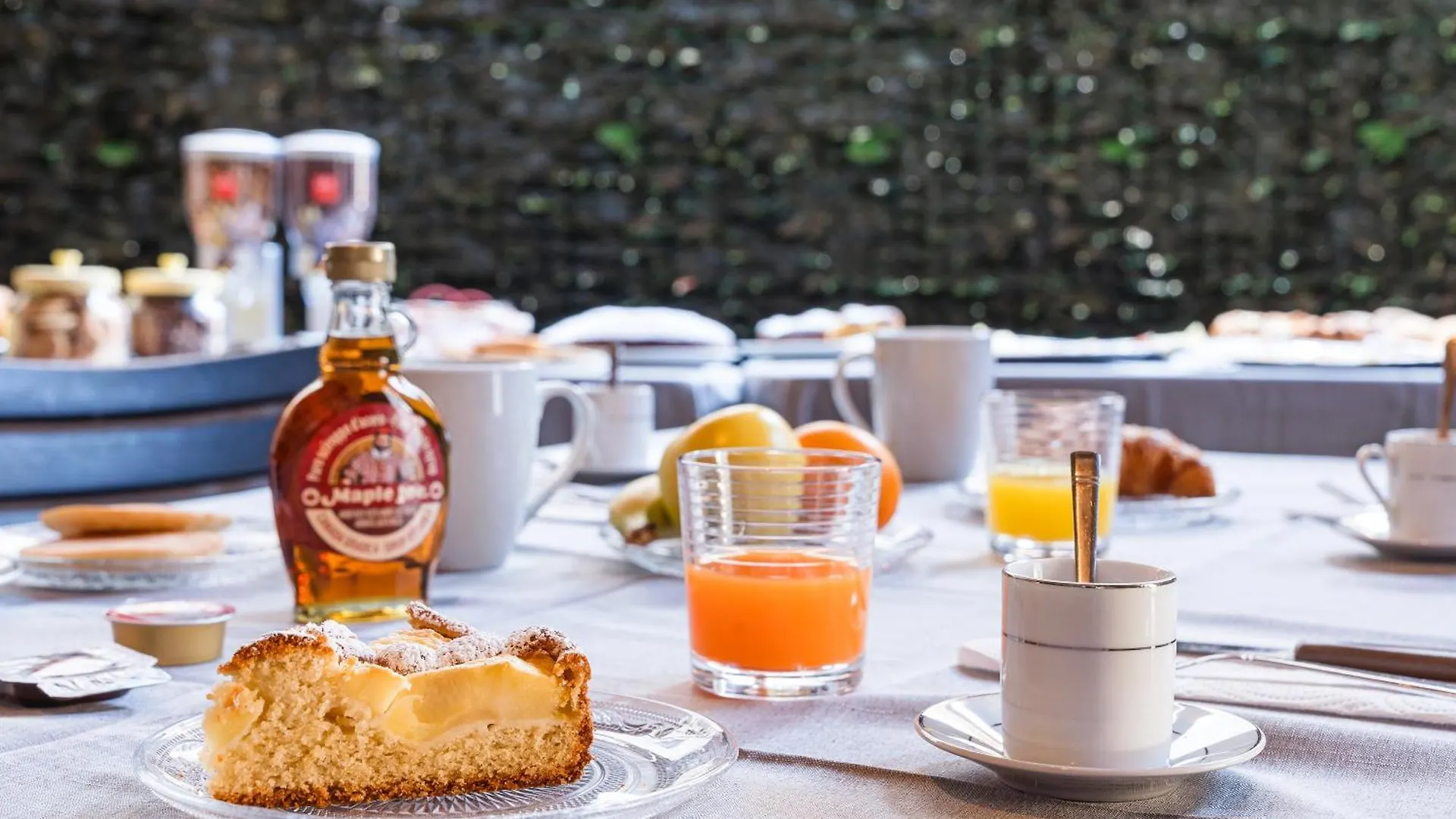 La Corte Apartments Como Bed and breakfast