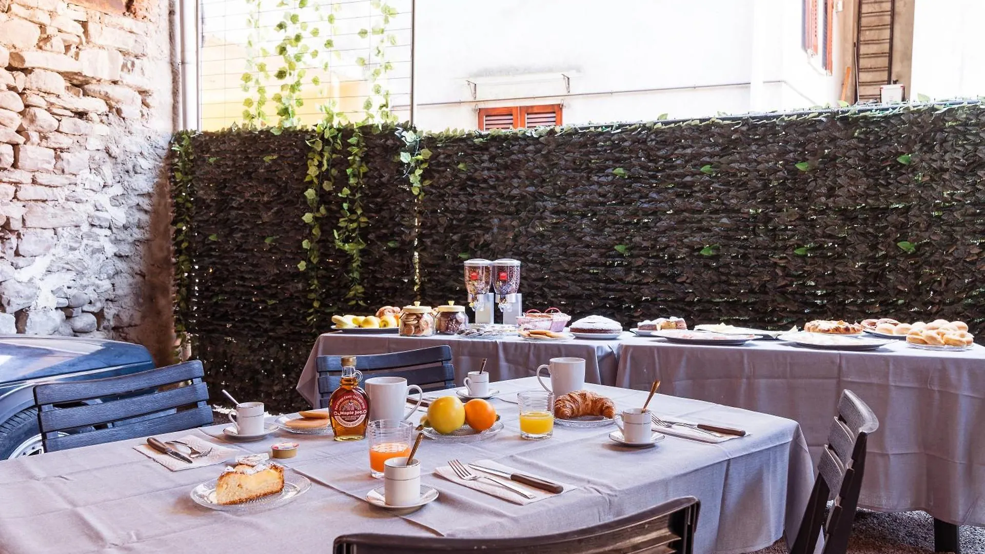 Bed and breakfast La Corte Apartments Como Italia