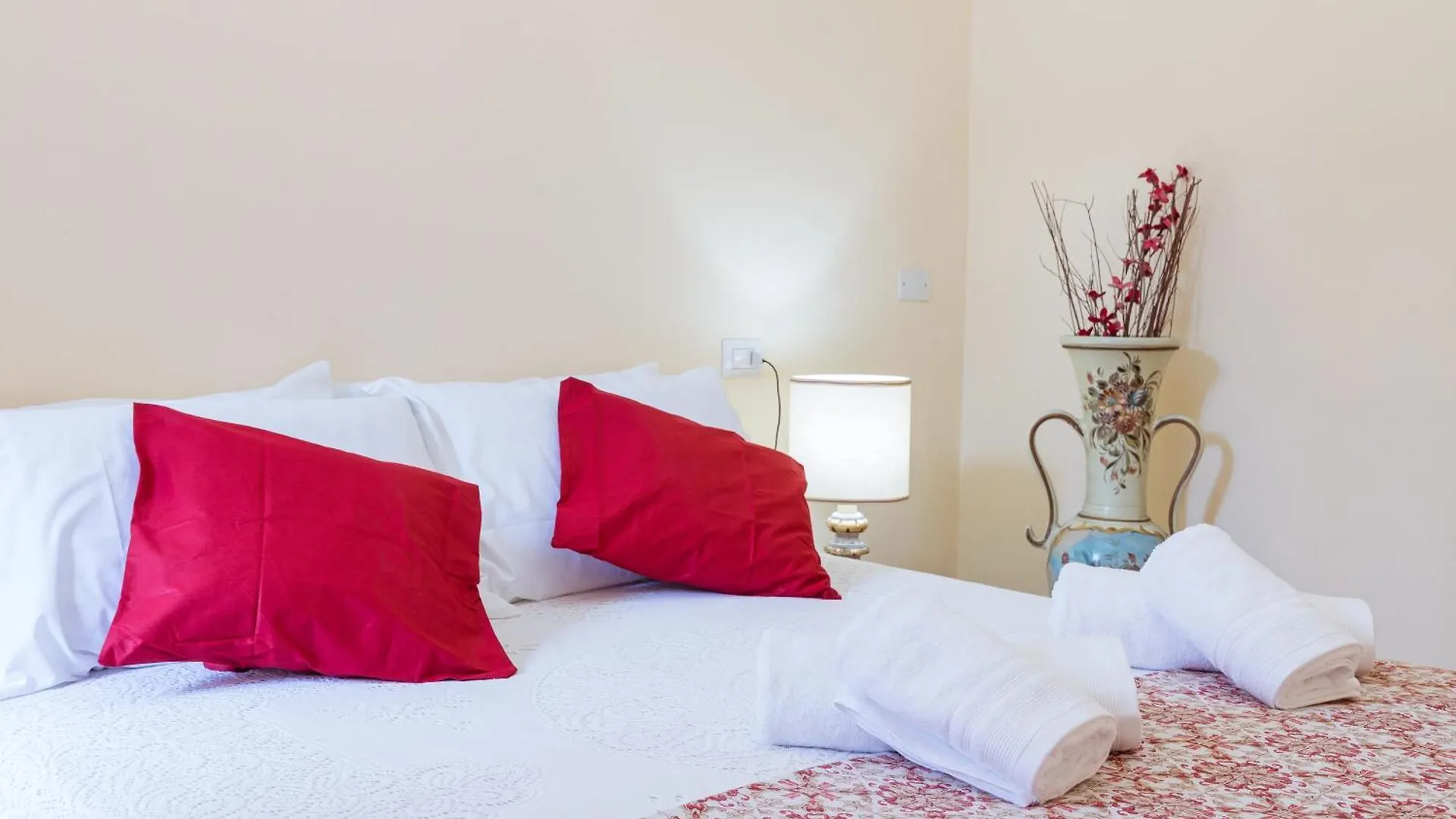 Bed and breakfast La Corte Apartments Como Italia