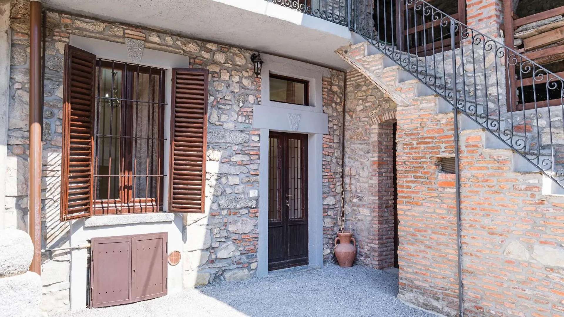 B&B La Corte And Home Restaurant - Free Parking - 10 Minutes To The Lake And Centre Como Tavernerio