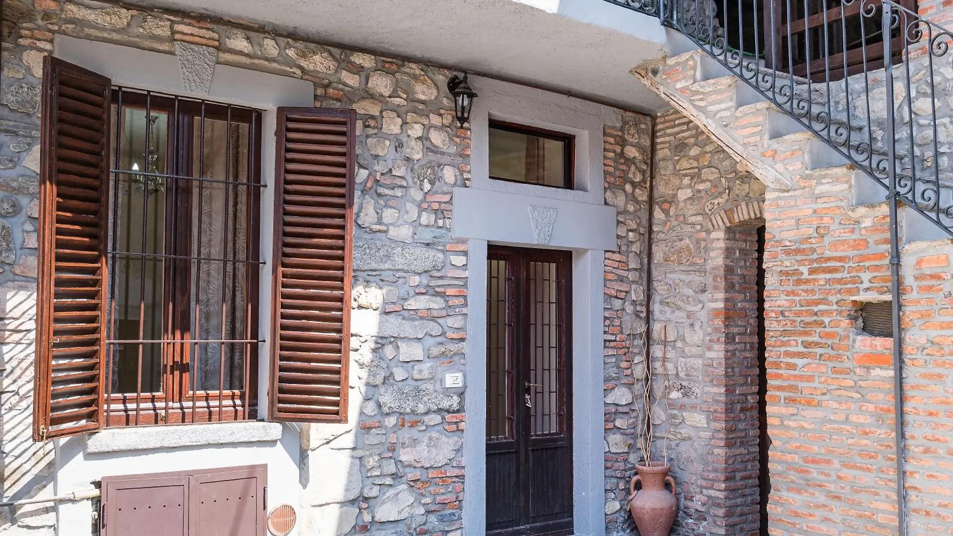 B&B La Corte And Home Restaurant - Free Parking - 10 Minutes To The Lake And Centre Tavernerio